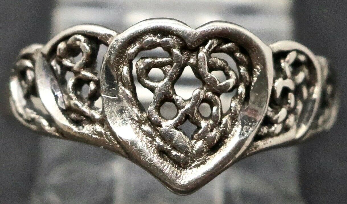 Vintage Designer Utc Ladies Sterling Silver Size 6 Filigree Design Heart Ring